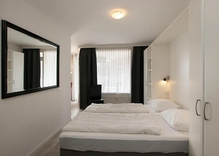 Sterflat 61 * אגמונד אן זי